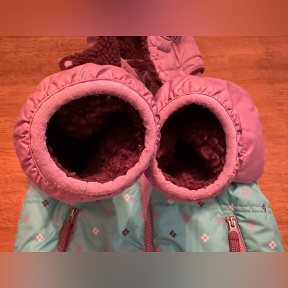 Patagonia Toddler Tribbles reversible 3T- note resell because of fragrance - Picture 7 of 7